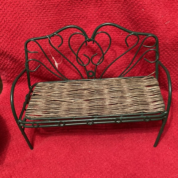 BOYDS INVESTMENT COLLECTIONS -OUTDOOR 4PIECE METAL/WICKER FURNITURE - Picture 4 of 7